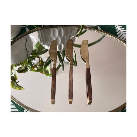 Vintage Brass & Walnut Wood Butter Knife Set of 8 - Picture 4 of 9